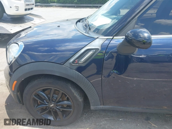 2012 MINI Countryman S с VIN WMWZC3C54CWM27414, выставлен на аукционе IAAI как лот 42581415 с пробегом 126 536 миль миль и . История ставок и продаж доступна на DreamBid. Изображение 6.