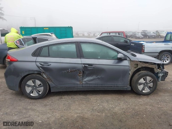 2019 Hyundai Ioniq Hybrid Blue with VIN KMHC65LC5KU143970, listed as a IAAI auction lot 41849014 with 139,975 mi miles. Bid and sale history available at carsss.com. Image 14.