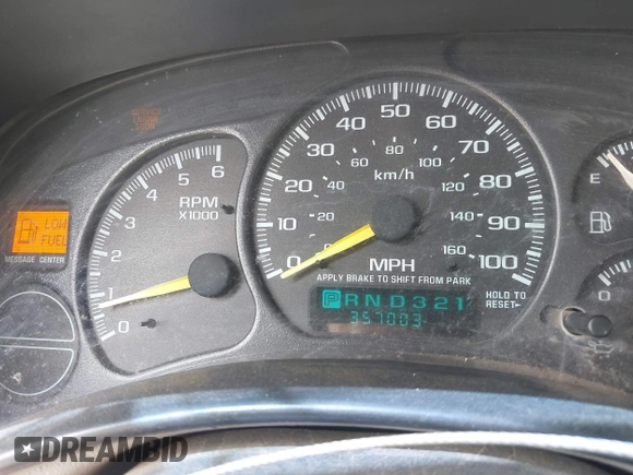 2000 GMC New Sierra 1500 SLE with VIN 1GTEC19V4YZ273841, listed as a IAAI auction lot 41981942 with 357,003 mi miles. Bid and sale history available at carsss.com. Image 7.