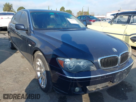 2006 BMW 7 Series 750Li with VIN WBAHN83546DT34282, listed as a IAAI auction lot 41500332 with 117,535 mi miles. Bid and sale history available at carsss.com. Image 1.