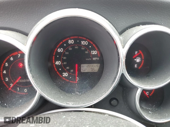 2005 Pontiac Vibe with VIN 5Y2SM63885Z400425, listed as a Copart auction lot 64659135 with 203,026 mi miles and Clean title. Bid and sale history available at DreamBid. Image 9.