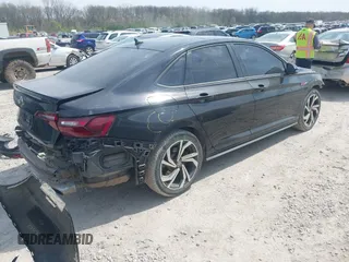 2023 Volkswagen Jetta GLI Autobahn z VIN 3VW2T7BU2PM054137, wystawiony jako IAAI lot #42029063 z przebiegiem 17 456 mil mil oraz . Historia ofert i sprzedaży dostępna na DreamBid. Obrazek 4.