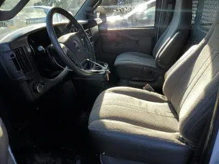 2017 GMC Savana Cargo Van with VIN 1GTW7AFF3H1915907, listed as a Copart auction lot 47096725 with 90,895 mi miles and Salvage Title. Bid and sale history available at carsss.com. Image 7.