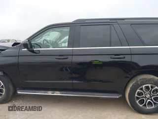 2022 Ford Expedition Max XLT z VIN 1FMJK1HTXNEA66466, wystawiony jako IAAI lot #41933676 z przebiegiem 78 556 mil mil oraz . Historia ofert i sprzedaży dostępna na DreamBid. Obrazek 15.