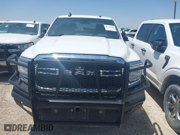 2022 Ram 2500 Tradesman z VIN 3C6UR5HJ7NG351676, wystawiony jako IAAI lot #42728688 z przebiegiem 90 318 mil mil oraz . Historia ofert i sprzedaży dostępna na DreamBid. Obrazek 11.