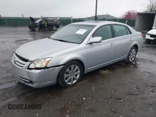 2007 Toyota Avalon XL with VIN 4T1BK36B47U208796, listed as a IAAI auction lot 42008744 with 250,000 mi miles. Bid and sale history available at carsss.com. Image 2.