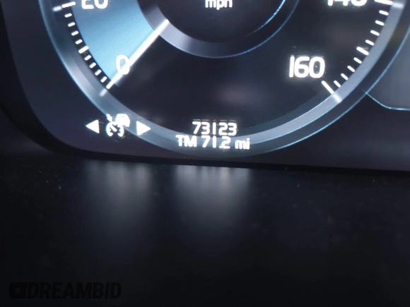 2018 Volvo XC90 R-Design with VIN YV4102KM5J1332394, listed as a IAAI auction lot 41517239 with 73,123 mi miles and . Bid and sale history available at DreamBid. Image 7.