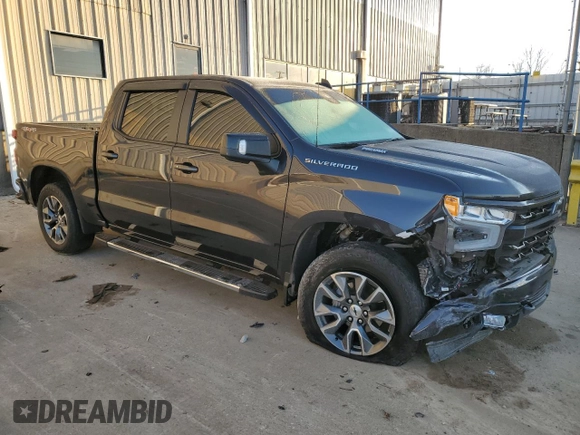 2022 Chevrolet Silverado 1500 RST with VIN 1GCUDEET4NZ577218, listed as a Copart auction lot 42675324 with 25,718 mi miles and Salvage Title. Bid and sale history available at DreamBid. Image 4.