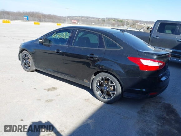2014 Ford Focus SE with VIN 1FADP3F23EL355117, listed as a IAAI auction lot 41771824 with 211,052 mi miles. Bid and sale history available at carsss.com. Image 3.
