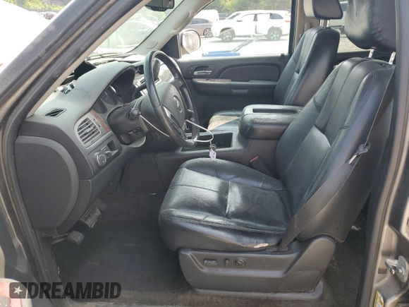 2007 Chevrolet Suburban LTZ with VIN 1GNFC16097R249683, listed as a Copart auction lot 59217785 with Not provided miles and Salvage title. Bid and sale history available at DreamBid. Image 7.