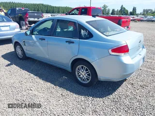 2008 Ford Focus SE z VIN 1FAHP35N58W226540, wystawiony jako IAAI lot #42383245 z przebiegiem 183 312 mil mil oraz . Historia ofert i sprzedaży dostępna na DreamBid. Obrazek 3.