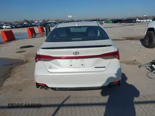 2022 Toyota Avalon Touring z VIN 4T1HZ1FB9NU081762, wystawiony jako IAAI lot #41864696 z przebiegiem 55 647 mil mil oraz . Historia ofert i sprzedaży dostępna na DreamBid. Obrazek 17.