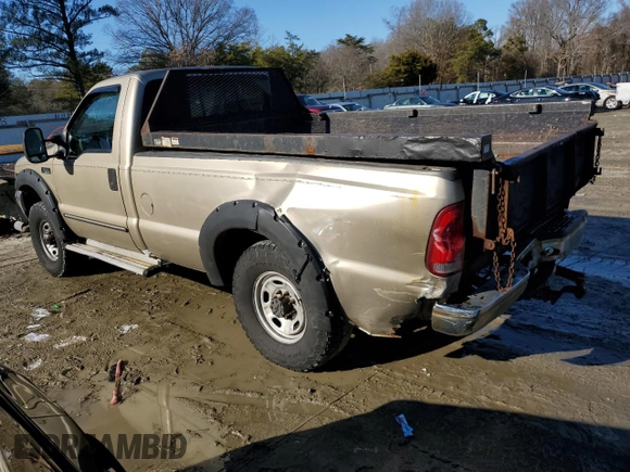 2000 Ford F-250 XL z VIN 1FTNF21L4YEA19819, wystawiony jako Copart lot #45388195 z przebiegiem 178 679 mil mil oraz Szkoda całkowita • Salvage title. Historia ofert i sprzedaży dostępna na DreamBid. Obrazek 2.