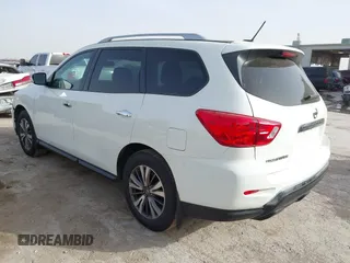 2017 Nissan Pathfinder S with VIN 5N1DR2MN1HC672874, listed as a IAAI auction lot 41828458 with 138,490 mi miles. Bid and sale history available at carsss.com. Image 3.