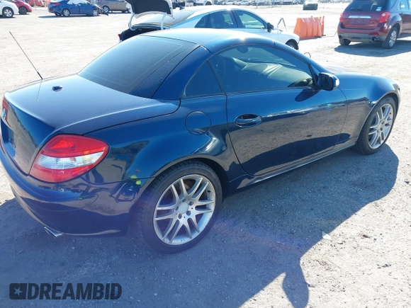 2007 Mercedes-Benz SLK 280 z VIN WDBWK54F67F145453, wystawiony jako IAAI lot #41756983 z przebiegiem 133 608 mil mil oraz . Historia ofert i sprzedaży dostępna na DreamBid. Obrazek 4.