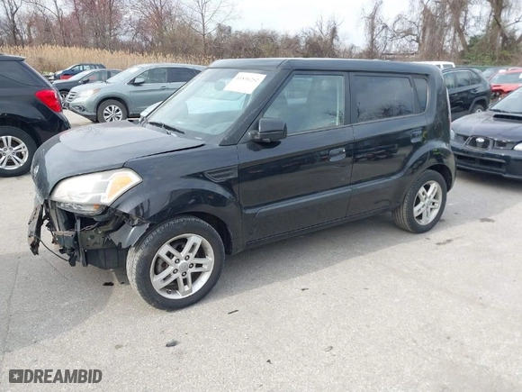 2010 Kia Soul ! with VIN KNDJT2A2XA7184346, listed as a IAAI auction lot 41836252 with 179,009 mi miles. Bid and sale history available at carsss.com. Image 2.