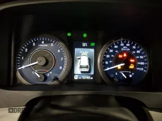 2019 Toyota Sienna XLE with VIN 5TDDZ3DC6KS218912, listed as a Copart auction lot 44767225 with 107,493 mi miles and Salvage Title. Bid and sale history available at carsss.com. Image 9.