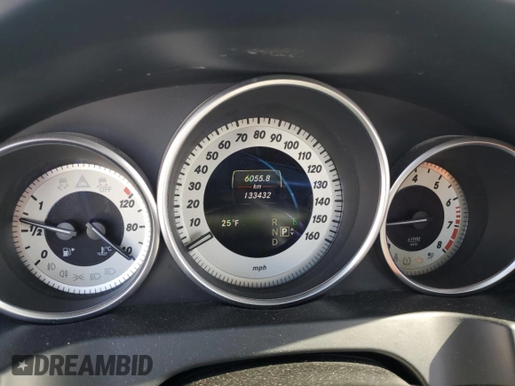 2015 Mercedes-Benz E 400 with VIN WDDKJ6HB8FF299070, listed as a Copart auction lot 46932605 with 133,432 mi miles and Salvage Title. Bid and sale history available at DreamBid. Image 9.
