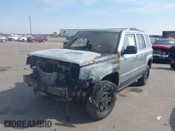 2017 Jeep Patriot Sport SE z VIN 1C4NJRBB9HD194618, wystawiony jako IAAI lot #42006360 z przebiegiem Nie podano mil oraz . Historia ofert i sprzedaży dostępna na DreamBid. Obrazek 6.