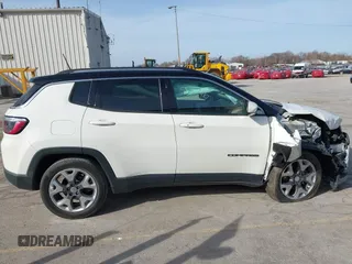 2020 Jeep Compass Limited with VIN 3C4NJCCB2LT247237, listed as a IAAI auction lot 41832949 with 58,625 mi miles. Bid and sale history available at carsss.com. Image 12.