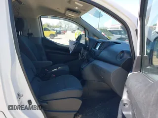2015 Nissan NV200 SV z VIN 3N6CM0KN0FK730113, wystawiony jako IAAI lot #42049374 z przebiegiem 126 771 mil mil oraz . Historia ofert i sprzedaży dostępna na DreamBid. Obrazek 5.