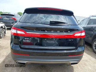2017 Lincoln MKX Reserve z VIN 2LMPJ6LP6HBL47575, wystawiony jako IAAI lot #42147354 z przebiegiem 99 571 mil mil oraz . Historia ofert i sprzedaży dostępna na DreamBid. Obrazek 16.