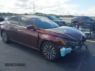2024 Nissan Altima SV with VIN 1N4BL4DV1RN405299, listed as a IAAI auction lot 42235613 with 4,127 mi miles and . Bid and sale history available at DreamBid. Image 1.