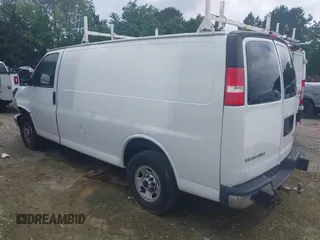 2018 GMC Savana Cargo with VIN 1GTW7AFGXJ1910704, listed as a IAAI auction lot 40924087 with 142,697 mi miles. Bid and sale history available at carsss.com. Image 3.