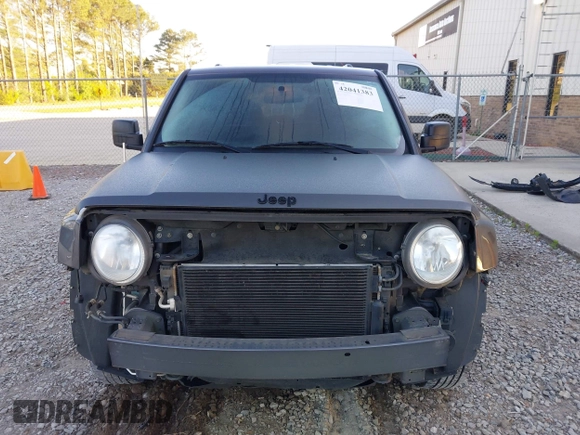 2015 Jeep Patriot Sport z VIN 1C4NJPBA4FD192171, wystawiony jako IAAI lot #42041383 z przebiegiem 137 105 mil mil oraz . Historia ofert i sprzedaży dostępna na DreamBid. Obrazek 13.