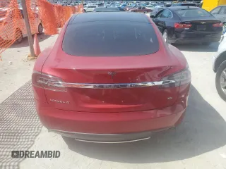 2014 Tesla Model S 60 z VIN 5YJSA1H19EFP27946, wystawiony jako Copart lot #61284625 z przebiegiem 109 147 mil mil oraz Szkoda całkowita • Salvage title. Historia ofert i sprzedaży dostępna na DreamBid. Obrazek 6.