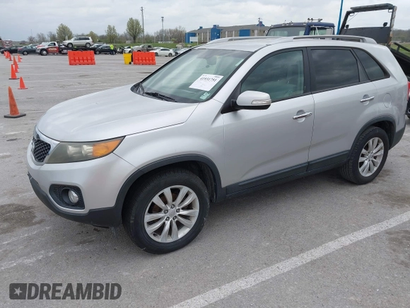 2011 Kia Sorento LX with VIN 5XYKT4A29BG066860, listed as a IAAI auction lot 41931751 with 191,240 mi miles. Bid and sale history available at carsss.com. Image 2.