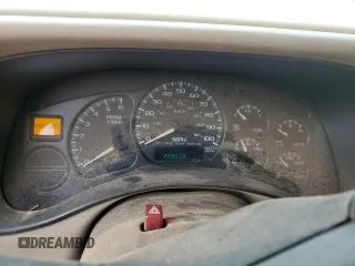 2002 Chevrolet Tahoe LS with VIN 1GNEC13Z42J157886, listed as a Copart auction lot 70783934 with 228,579 mi miles and Non Repairable. Bid and sale history available at carsss.com. Image 9.