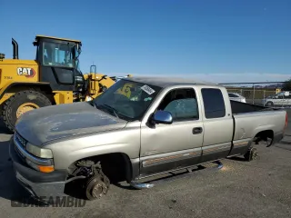 1999 Chevrolet Silverado 2500 LS with VIN 1GCFC29UXXZ117304, listed as a Copart auction lot 74266484 with 325,714 mi miles and Salvage Title. Bid and sale history available at carsss.com. Image 1.