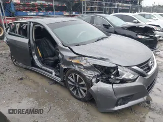 2017 Nissan Altima 2.5 SV with VIN 1N4AL3AP9HC200738, listed as a IAAI auction lot 41619004 with 194,304 mi miles. Bid and sale history available at carsss.com. Image 1.