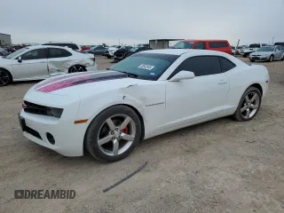 2013 Chevrolet Camaro LT z VIN 2G1FB1E39D9127220, wystawiony jako Copart lot #50932945 z przebiegiem 89 058 mil mil oraz Czysty tytuł • Clean title. Historia ofert i sprzedaży dostępna na DreamBid. Obrazek 1.