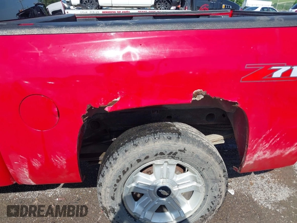 2007 Chevrolet Silverado 1500 1LT with VIN 3GCEC13J87G534182, listed as a IAAI auction lot 42208270 with 204,870 mi miles and . Bid and sale history available at DreamBid. Image 6.