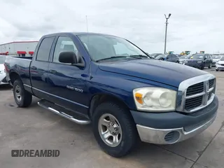 2007 Dodge 1500 ST z VIN 1D7HA18K57J562577, wystawiony jako IAAI lot #42355951 z przebiegiem 190 791 mil mil oraz . Historia ofert i sprzedaży dostępna na DreamBid. Obrazek 1.