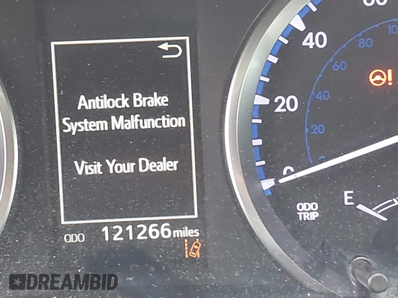 2018 Toyota Highlander LE with VIN 5TDZZRFH0JS236919, listed as a IAAI auction lot 42642151 with 121,266 mi miles and . Bid and sale history available at DreamBid. Image 16.