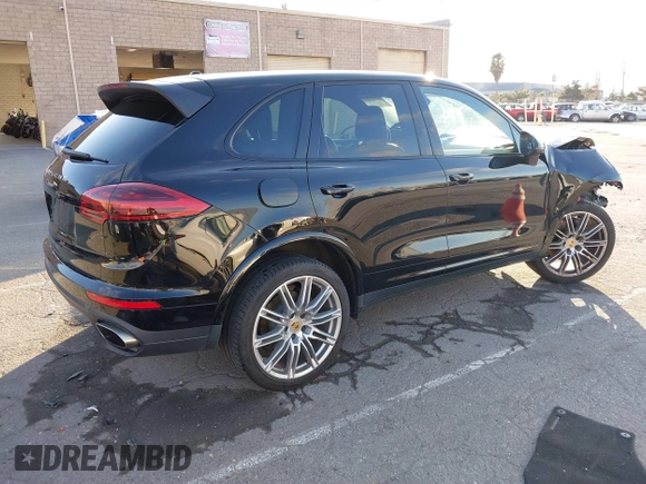 2018 Porsche Cayenne z VIN WP1AA2A24JKA02500, wystawiony jako IAAI lot #41885724 z przebiegiem 70 183 mil mil oraz . Historia ofert i sprzedaży dostępna na DreamBid. Obrazek 4.