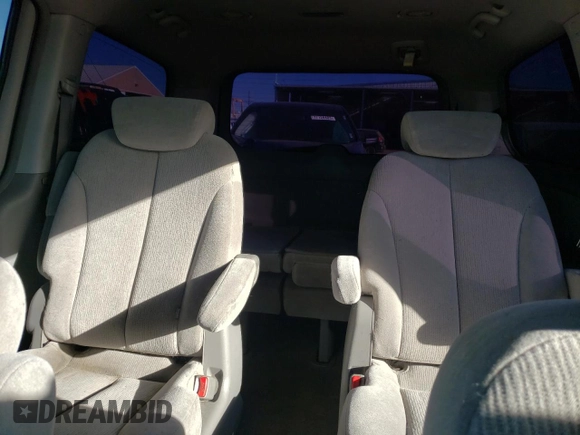 2007 Kia Sedona EX with VIN KNDMB233X76109232, listed as a Copart auction lot 77384063 with 208,774 mi miles and Clean Title. Bid and sale history available at carsss.com. Image 10.