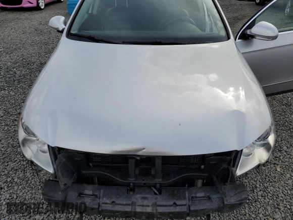 2008 Volkswagen Passat VR6 with VIN WVWRU73C28E160258, listed as a Copart auction lot 49671525 with 97,181 mi miles and Salvage title. Bid and sale history available at DreamBid. Image 11.