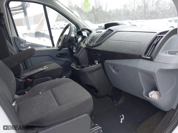 2018 Ford Transit Wagon XL with VIN 1FBZX2ZG2JKB04207, listed as a IAAI auction lot 41440996 with 126,256 mi miles. Bid and sale history available at carsss.com. Image 5.