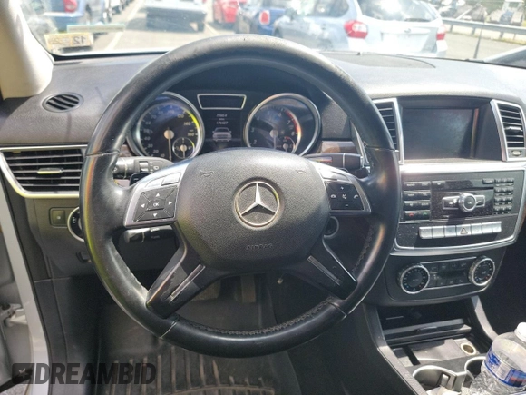 2013 Mercedes-Benz M ML 350 with VIN 4JGDA5HB8DA229135, listed as a Copart auction lot 55538995 with 176,427 mi miles and Clean Title. Bid and sale history available at carsss.com. Image 9.