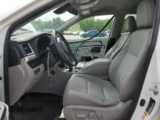 2017 Toyota Highlander LE with VIN 5TDBZRFH1HS482941, listed as a Copart auction lot 61963245 with 92,316 mi miles and Salvage title. Bid and sale history available at DreamBid. Image 7.