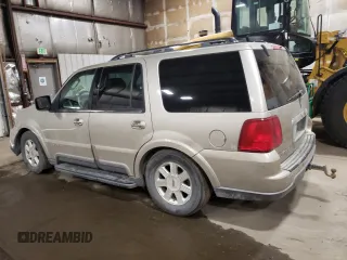 2004 Lincoln Navigator Luxury with VIN 5LMFU28R84LJ19005, listed as a Copart auction lot 61062514 with 171,598 mi miles and Non Repairable. Bid and sale history available at carsss.com. Image 2.