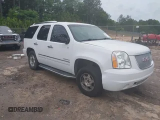2013 GMC Yukon Denali z VIN 1GKS1EEF7DR308188, wystawiony jako IAAI lot #42174354 z przebiegiem 193 899 mil mil oraz . Historia ofert i sprzedaży dostępna na DreamBid. Obrazek 1.
