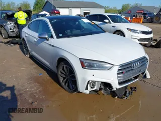 2018 Audi S5 Sportback Prestige z VIN WAUC4CF59JA044383, wystawiony jako IAAI lot #42195056 z przebiegiem 68 610 mil mil oraz . Historia ofert i sprzedaży dostępna na DreamBid. Obrazek 1.