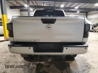 2016 Nissan Titan SL z VIN 1N6BA1F44GN510707, wystawiony jako Copart lot #57948665 z przebiegiem 89 723 mil mil oraz Tytuł czysty. Historia ofert i sprzedaży dostępna na DreamBid. Obrazek 6.