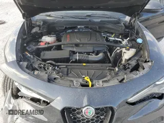 2019 Alfa Romeo Stelvio z VIN ZASPAJAN7K7C61221, wystawiony jako Copart lot #54795485 z przebiegiem 46 377 mil mil oraz Nie do naprawy. Historia ofert i sprzedaży dostępna na DreamBid. Obrazek 12.