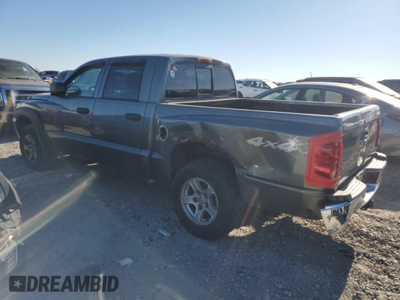 2006 Dodge Dakota SLT with VIN 1D7HW48K86S522957, listed as a Copart auction lot 82322744 with 182,278 mi miles and Salvage Title. Bid and sale history available at carsss.com. Image 2.